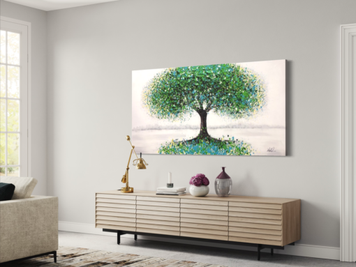 Ein Gemälde mit einem grünen Baum