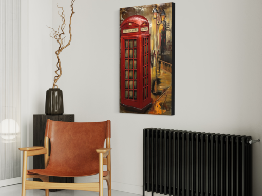 Ein Wandbild mit einer Telefonzelle