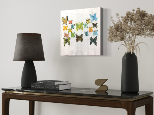 Ein Gemälde mit Schmetterlingen